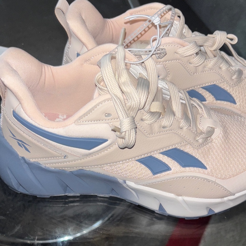 Reebok Women's Beige and Light Blue Sneakers